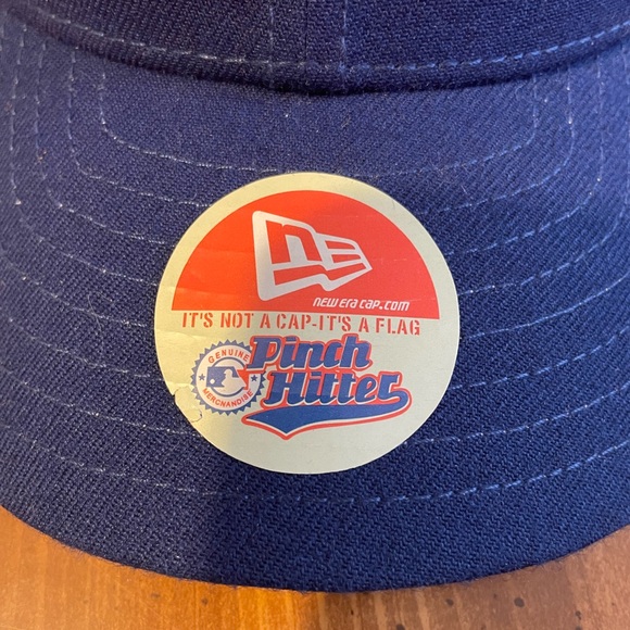 New Era Cleveland Indians Cap with Embroidered Script Logo Gwnuine MLB - Picture 2 of 7